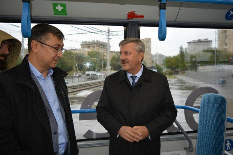 ЭЛЕКТРОБУС КАМАЗ-6282 НА УЛИЦАХ ВОЛГОГРАДА